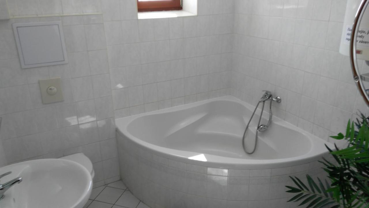Penzion Exotic Ostrava Ngoại thất bức ảnh